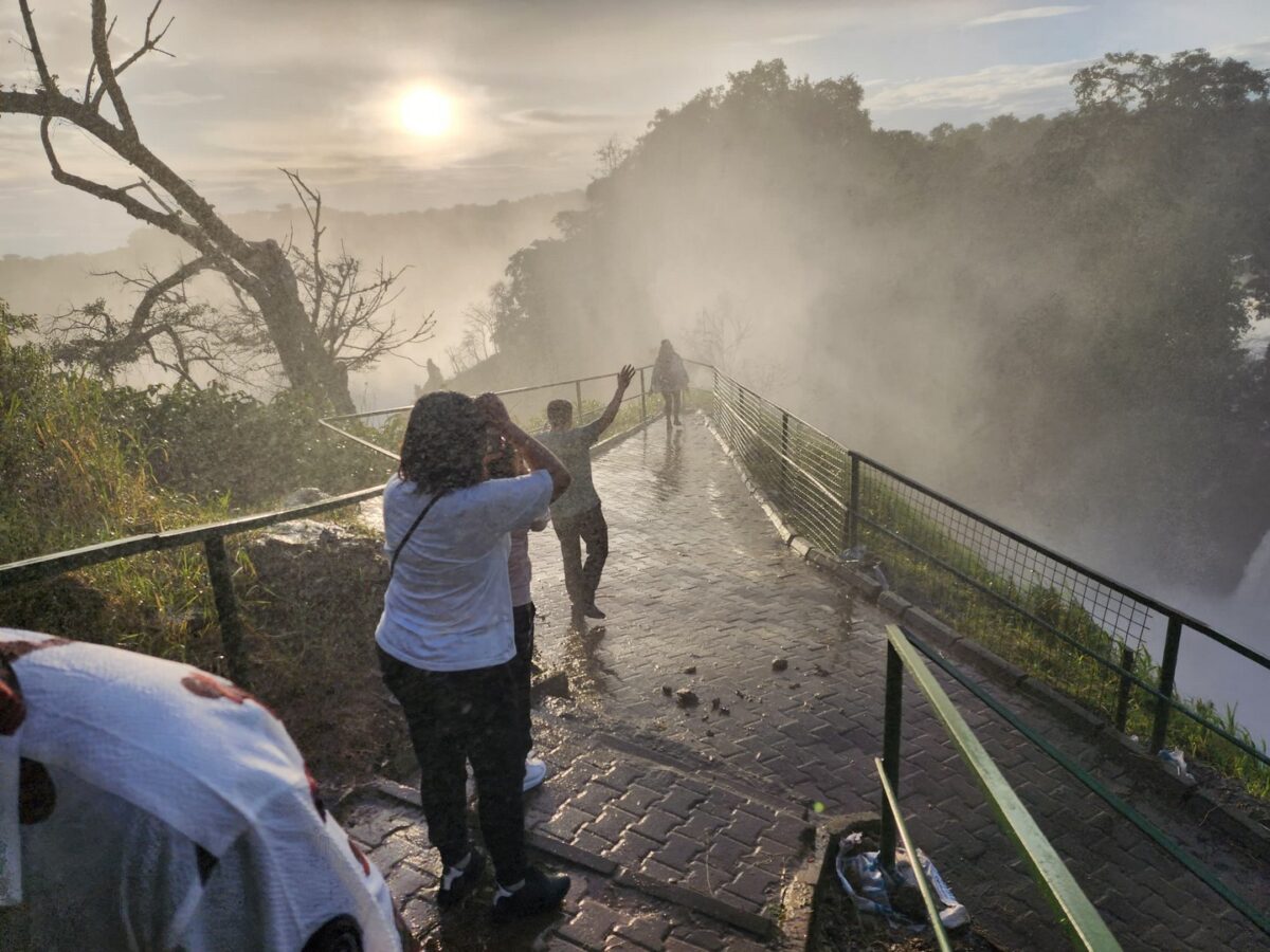 Victoria Falls & Uganda Safari